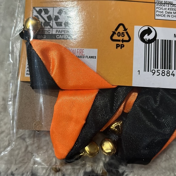 NWT Orange And Black jester Collar with bells - Picture 3 of 3